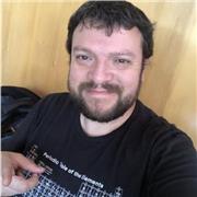 profesor universitario con años de experiencia